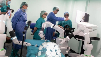 Teruel da el salto a la cirugía del futuro con la llegada del robot Versius