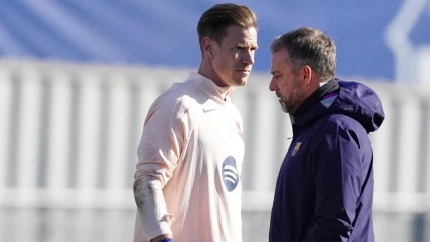 Hansi Flick, junto a Ter Stegen en un entrenamiento