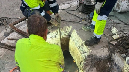 09/12/2025 Operarios de Puerto Real (Cádiz) tratan de arreglar la avería en una tubería que ha dejado sin suministro a cientos de vecinos desde el sábadoPOLITICA AYUNTAMIENTO DE PUERTO REAL