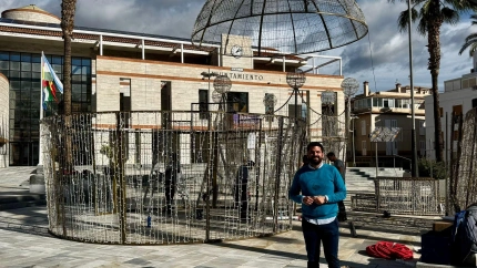 Salobreña enciende su Navidad con un espectáculo de luz, efectos especiales y grandes figuras