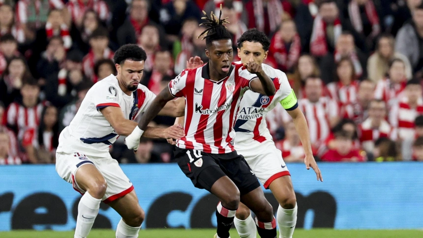 Nico Williams, durante el Athletic-PSG