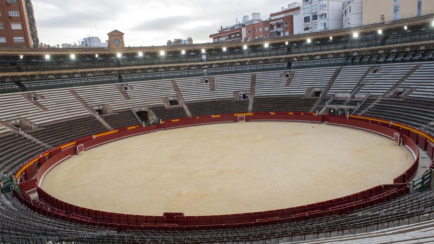 Prueba de la nueva iluminación de la plaza de toros de Valencia
