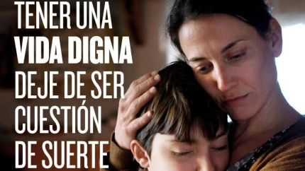 Colisión entre dos camiones y coche deja atrapado el turismo y provoca cortes en la A-66 en Guillena