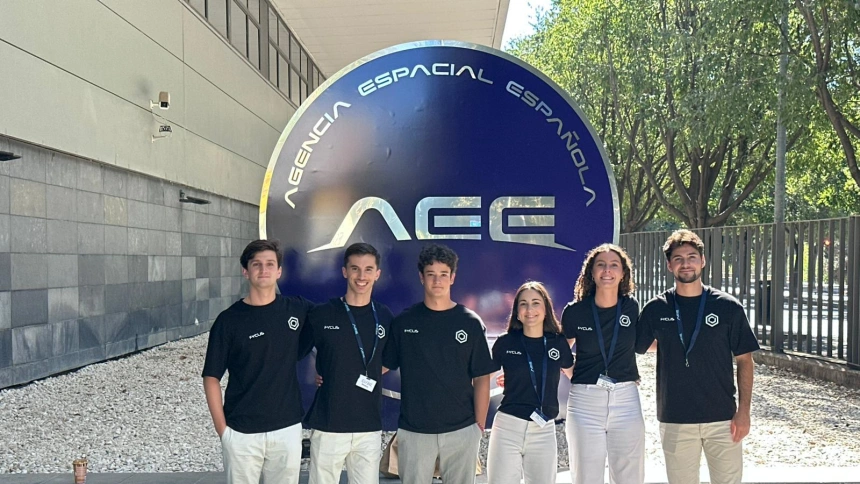 Marta Pabón con su equipo