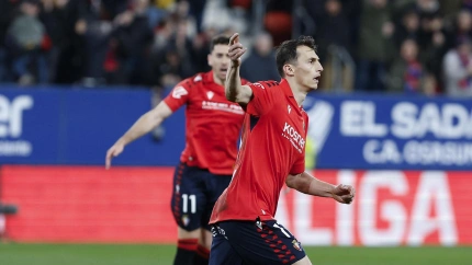 Budimir celebra el 2-2 contra el Oviedo