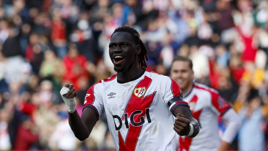 Pathé Ciss celebra el gol marcado en el Rayo Vallecano - Osasuna