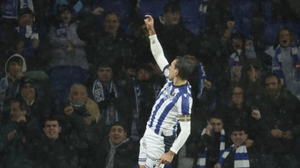 Oyarzabal celebra uno de sus dos goles contra el Celta