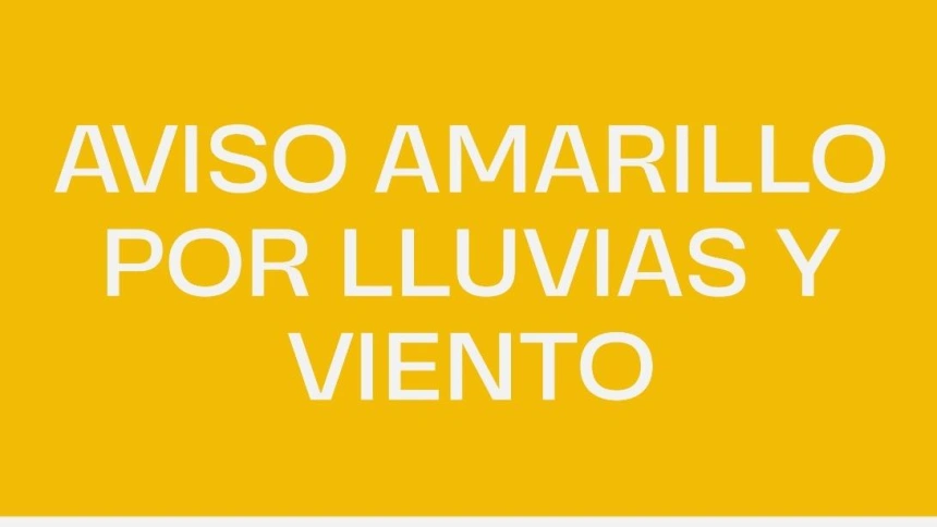 Almuñécar activa la alerta naranja por un fuerte temporal con olas de hasta 6 metros