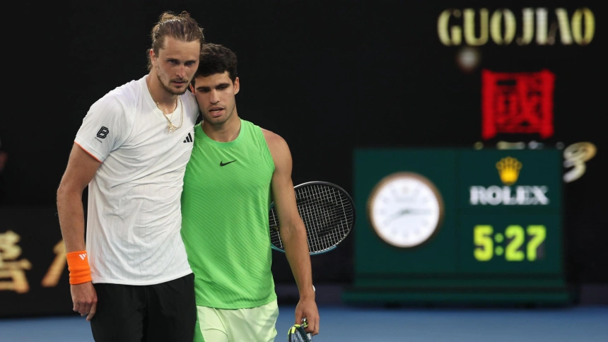 Zverev y Alcaraz acabaron exhaustos tras un partido de casi 5 horas y media de duración.