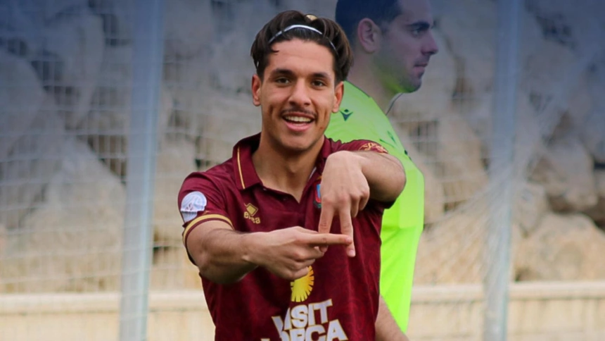 Heredia celebra el segundo gol del CF Lorca Deportiva