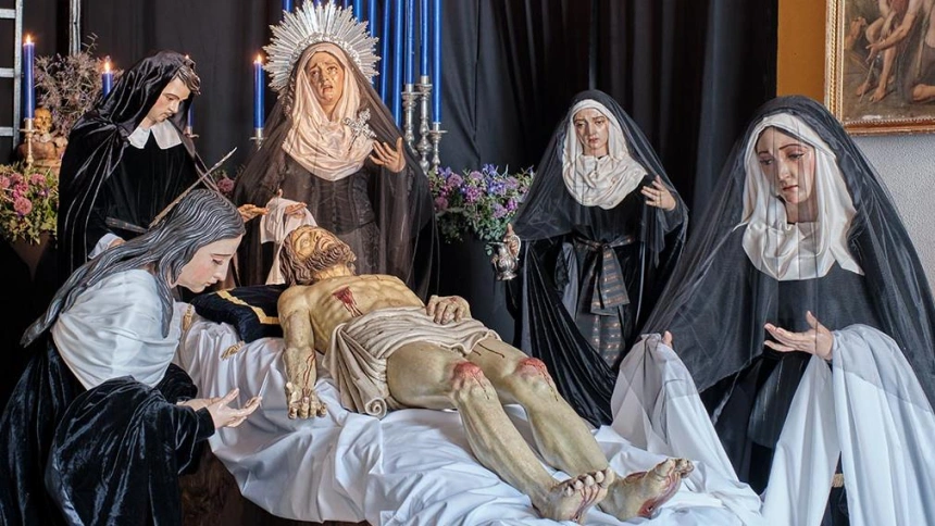 Santísimo de la Caridad expuesto a la veneración de los fieles