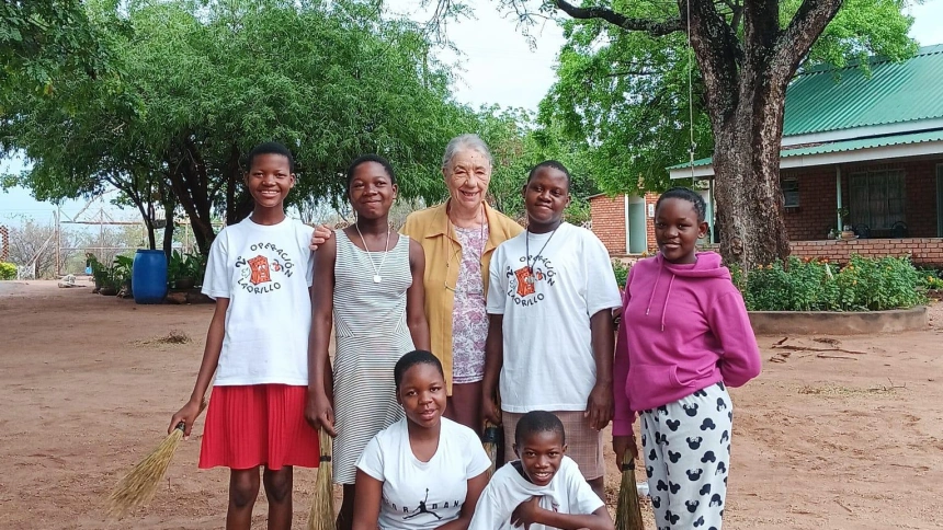 Lola lleva 36 años ayudando a los más desfavorecidos