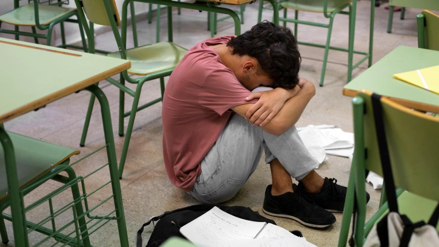 Violencia en las aulas: un niño de 11 años deja inconsciente a un compañero con un mataleón y baila tras la agresión