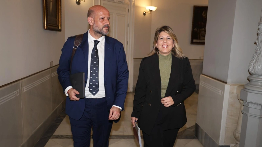 Alcaldesa y concejal de Urbanismo tras el pleno