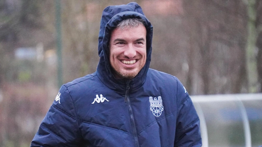 Rubén Domínguez, técnico del Pontevedra, en un entrenamiento