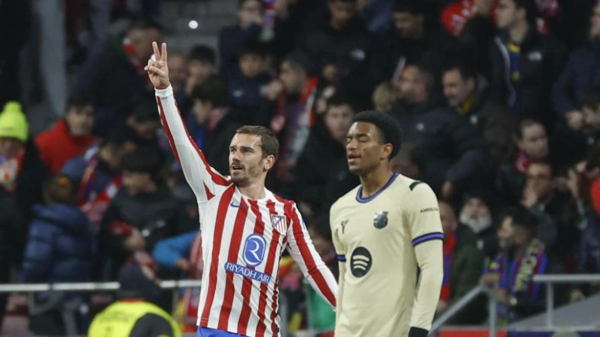 Griezmann celebra el 2-0 del Atlético contra el Barcelona