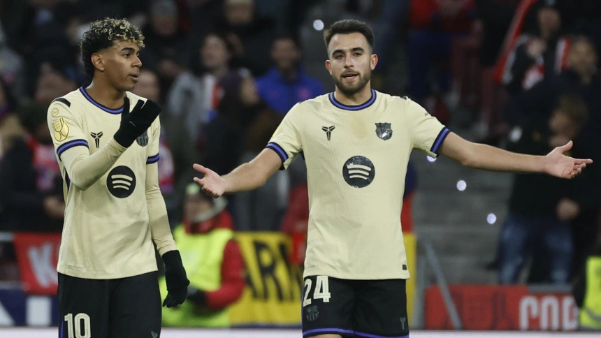 Lamine Yamal y Eric García, durante el partido de semifinales de la Copa del Rey.