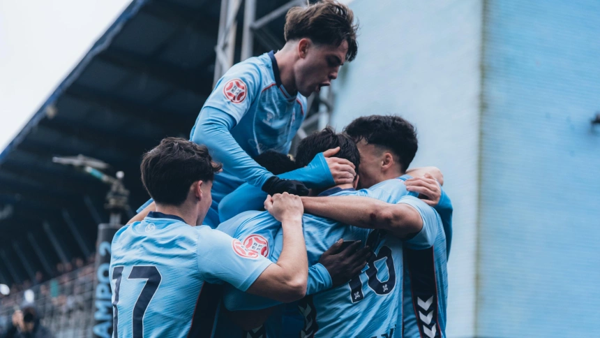 Los juveniles del Celta celebran uno de los goles ante el Athletic Club