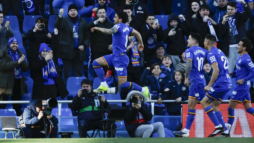Arambarri celebra el gol del Getafe frente al Villarreal
