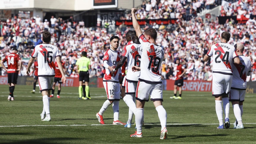 Jorge de Frutos celebra su gol, en el Rayo - Athletic