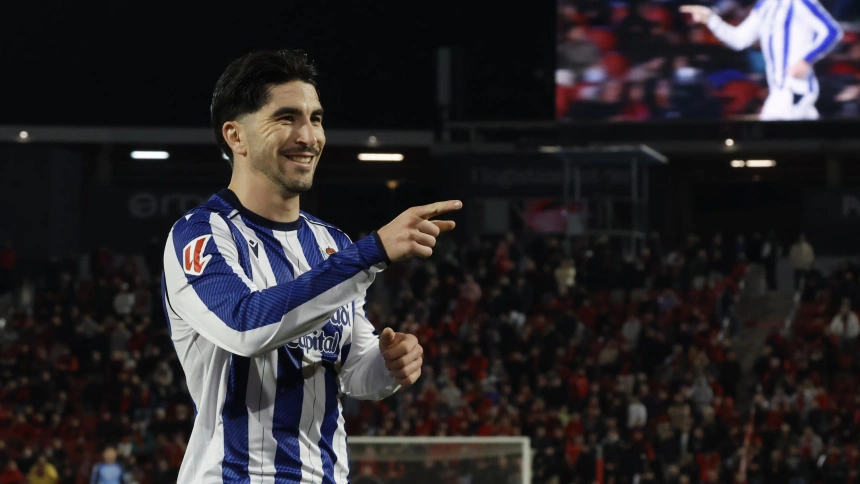 Carlos Soler celebra su gol en el Mallorca - Real Sociedad