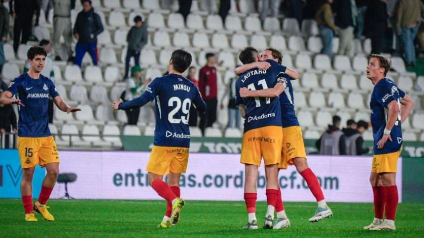Los jugadores del Andorra celebran su victoria