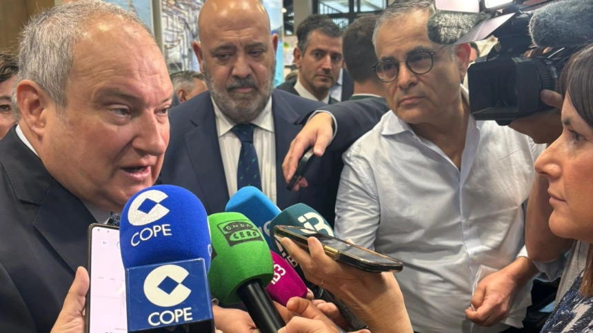 Jordi Hereu en el estand de Baleares