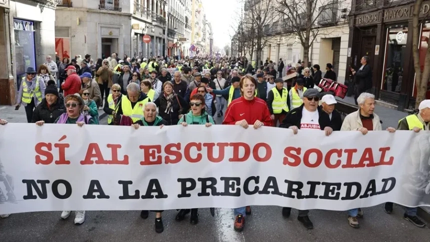 Manifestación en Madrid en defensa del sistema público de pensiones