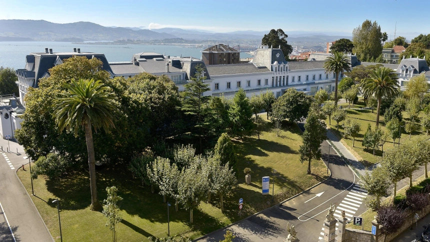 Vista aérea del Hospital Santa Clotilde de Santander