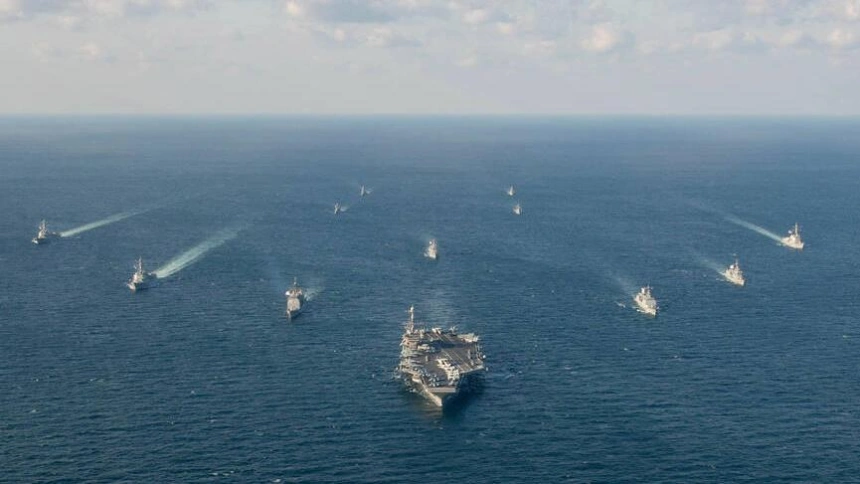 HG65B7 HG65B7 U.S. Navy and ROK Navy ships transit the waters surrounding the Korean Peninsula.