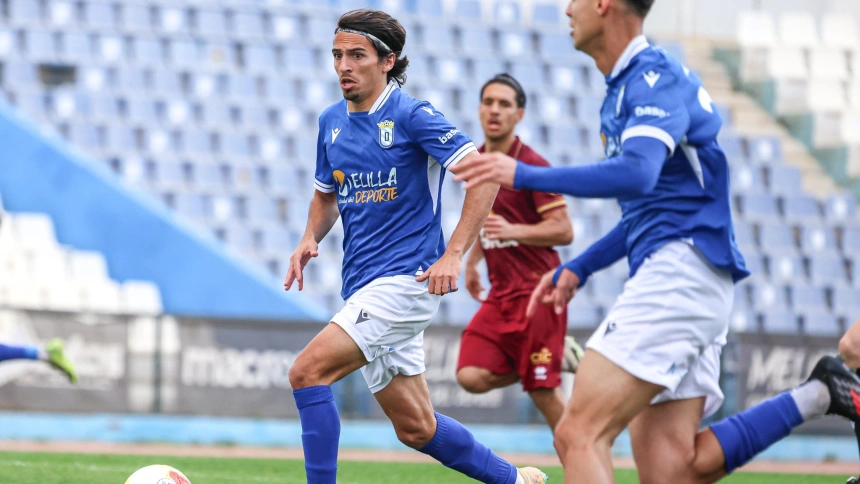 Un momento del partido entre la UD Melilla y el CF Lorca Deportiva