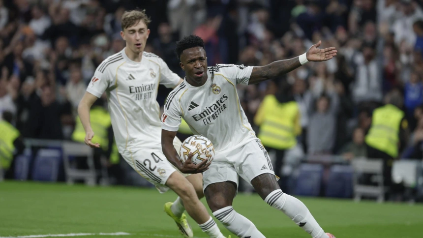 Vinicius celebra el 1-1 del Real Madrid contra el Atlético