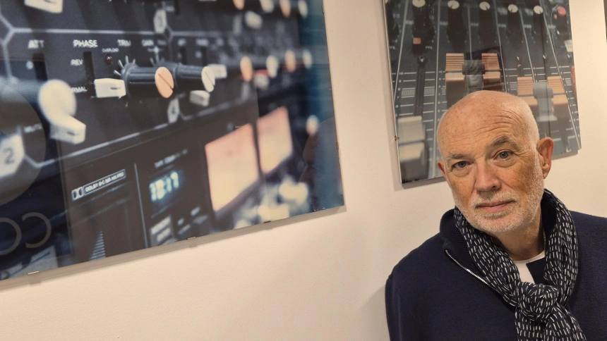 Ernesto Medina carga contra la monarquía y la define como "un cuento para niños"