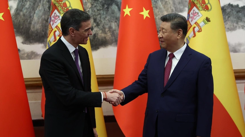 El presidente del Gobierno, Pedro Sánchez, con el presidente de China, Xi Jinping