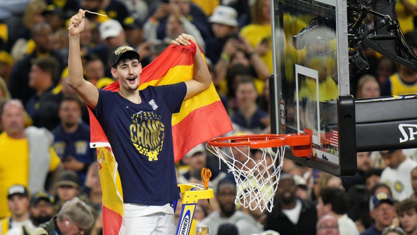 Aday Mara entra en la historia de la NCAA