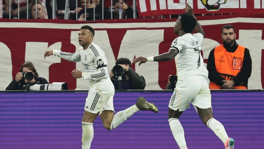 Mbappé celebrando el tercer gol del Real Madrid contra el Bayern