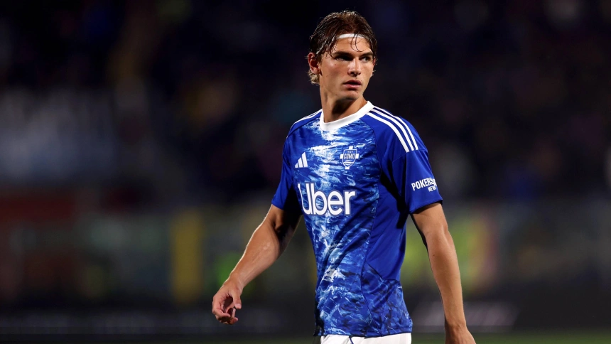 Nico Paz jugando con el Como