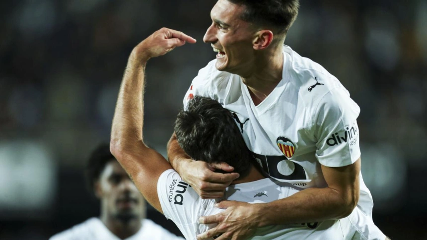 El Valencia se plantea una salida importante y Osasuna quiere aprovecharla
