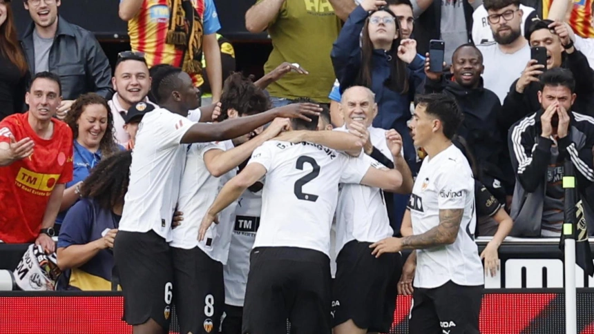 Los jugadores del Valencia celebrando un gol contra el Girona