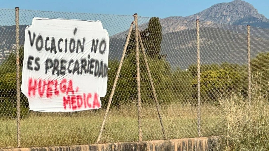 Pancarta colgada por los médicos