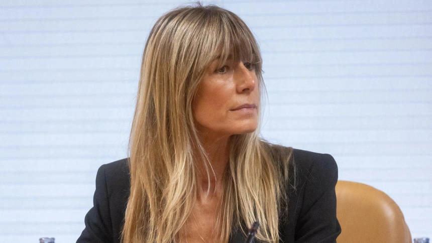 El juez Peinado no resolverá este lunes las medidas cautelares sobre Begoña Gómez tras comparecer en la audiencia previa