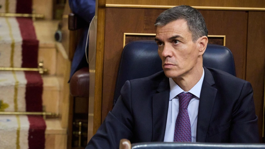 El PSOE se desploma cinco puntos en intención de voto tras los casos ...