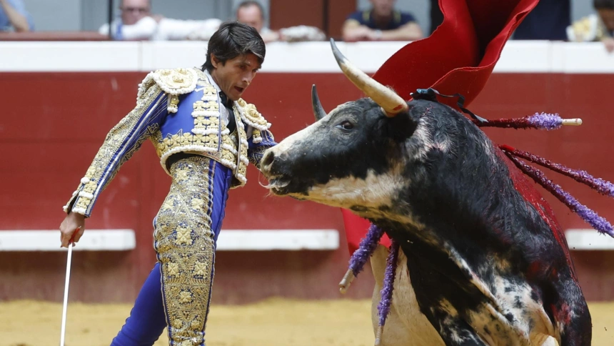Sebastián Castella durante su actuación este sábado en San Sebastián