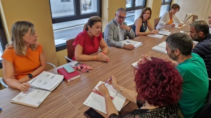 Momento de la reunión entre la Consejera de Educación y los sindicatos CCOO, UGT, SUATEA y CSIF