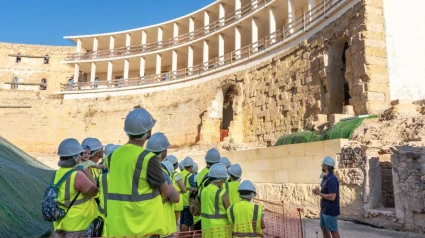 Visitantes a las obras del Anfiteatro