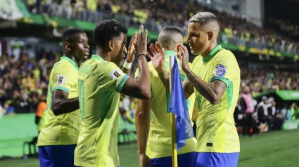 Rodrygo celebra su gol ante Ecuador en el estadio de Curitiba.