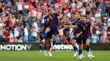 El Eldense celebra el gol de Juanto frente al Almería