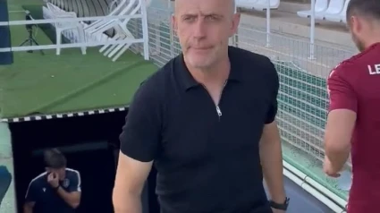 El técnico del Levante fue ovacionado por las dos aficiones
