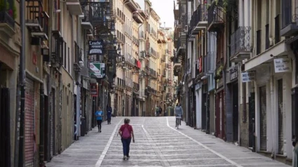 El Ayuntamiento prohíbe más pisos turísticos en el Casco Antiguo de Pamplona.