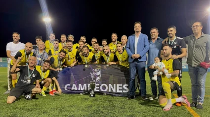 El Begíjar CF levanta su tercera Copa Presidente Diputación al vencer 3-0 al Úbeda Viva